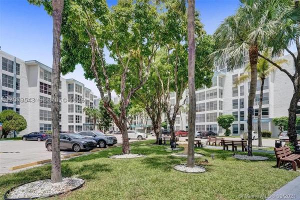 Avila North, 17560 Atlantic Blvd #405, Sunny Isles Beach, Florida 33160, image 2