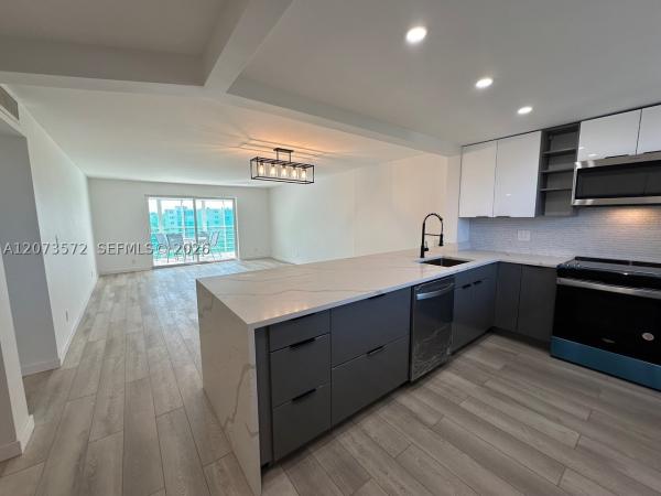 Meadowbrook Lakes View, 441 SE 3rd St #501, Dania Beach, Florida 33004, image 3