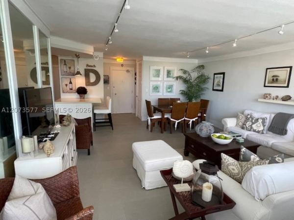 Miami Beach, Florida 33140, image 2