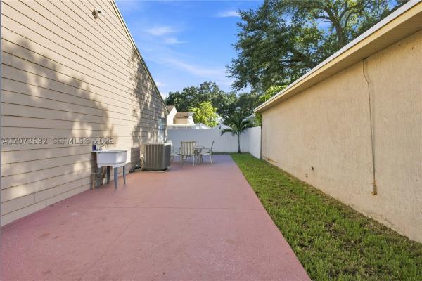 Cinnamon Place At Honeywoods, 8635 SW 15th St, Pembroke Pines, Florida 33025, image 2