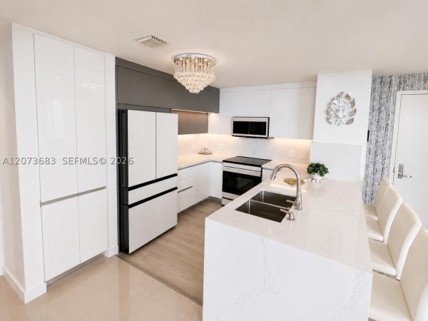 Met 1, 300 S Biscayne Blvd #T-2910, Miami, Florida 33131, image 3