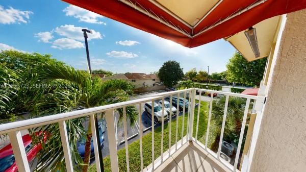 15600 SW 80th St #L-304, Unincorporated Dade County, Florida 33193, image 2