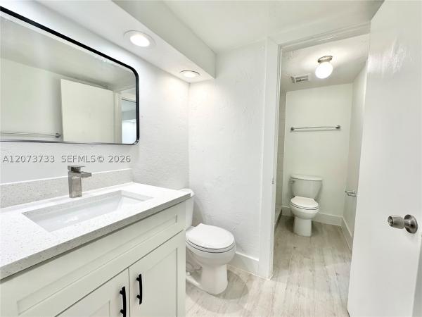 Dadeland Grove, 6890 N Kendall Dr #B204, Pinecrest, Florida 33156, image 3