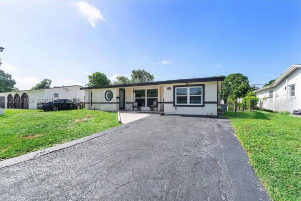 The Knolls, 8544 Sheraton Dr, Miramar, Florida 33025, image 2