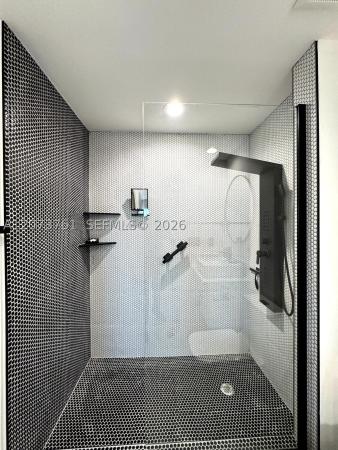 One Fifty One At Biscayne, 15051 Royal Oaks Ln #1403, North Miami, Florida 33181, image 2