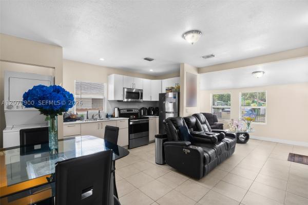 3073 NW 59th St, Unincorporated Dade County, Florida 33142, image 2