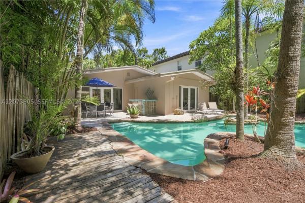 Coconut Grove Manor, 4110 Battersea Rd, Miami, Florida 33133, image 1