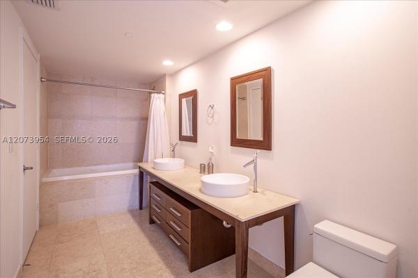 Icon Brickell Tower 1, 465 Brickell Ave #4306, Miami, Florida 33131, image 2