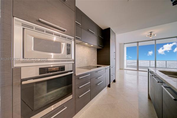 900 Biscayne Bay, 900 Biscayne Blvd #5203, Miami, Florida 33132, image 2
