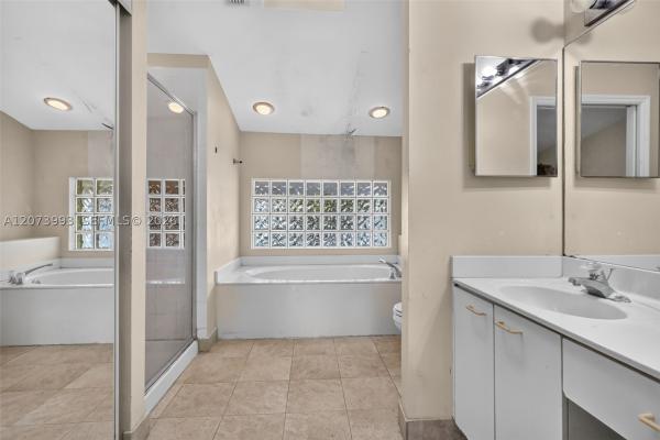 253 NE 211th Ter, Unincorporated Dade County, Florida 33179, image 3