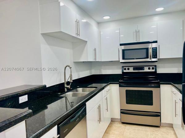 Fortune House, 185 SE 14th Ter #2206, Miami, Florida 33131, image 3