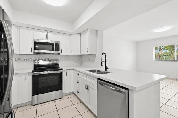 Lakewood At Emerald Hills, 3610 N 56th Ave #219, Hollywood, Florida 33021, image 2