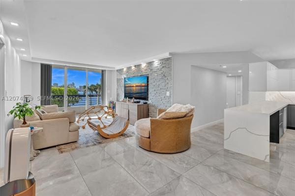 Mystic Pointe Tower 500, 3530 Mystic Pointe Dr #411, Aventura, Florida 33180, image 1