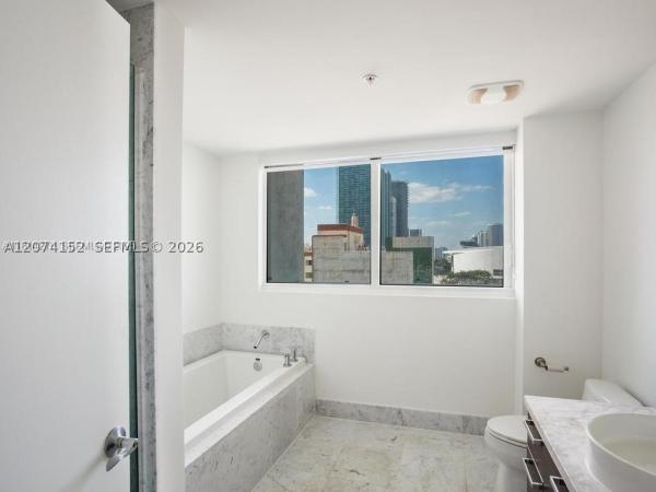 Vizcayne North, 244 Biscayne Blvd #1002, Miami, Florida 33132, image 1