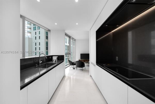 Aston Martin Residences, 300 Biscayne Blvd Way #1005, Miami, Florida 33131, image 2