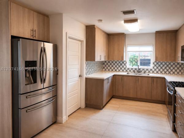 9461 SW 62nd St, Unincorporated Dade County, Florida 33173, image 2