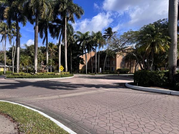 Windward Lakes At Palm-Aire, 4045 W Mcnab Rd #106G, Pompano Beach, Florida 33069, image 2