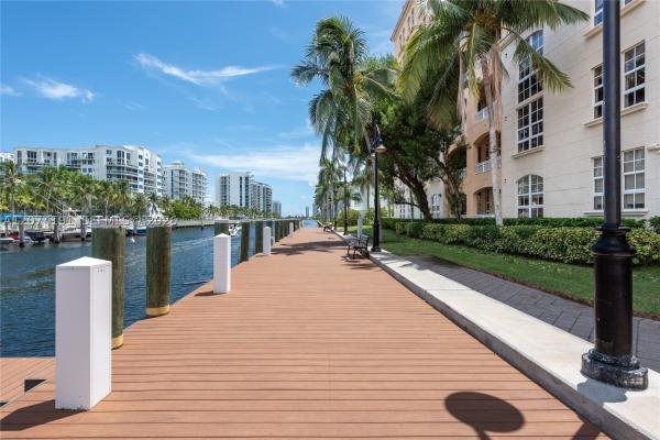 Alaqua, 3001 NE 185th St #417, Aventura, Florida 33180, image 3