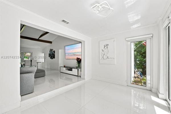 Sherwood Forest, 367 NE 86th St, El Portal, Florida 33138, image 1