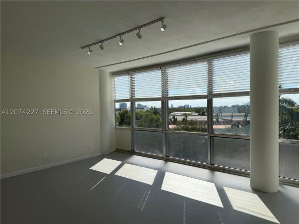 King Cole, 900 Bay Dr #413, Miami Beach, Florida 33141, image 3
