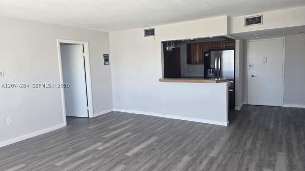 Creek Towers & Yacht Club, 8024 Tatum Waterway Dr #6B, Miami Beach, Florida 33141, image 2
