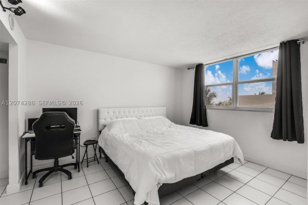 Royal Atlantic, 465 Ocean Dr #512, Miami Beach, Florida 33139, image 3
