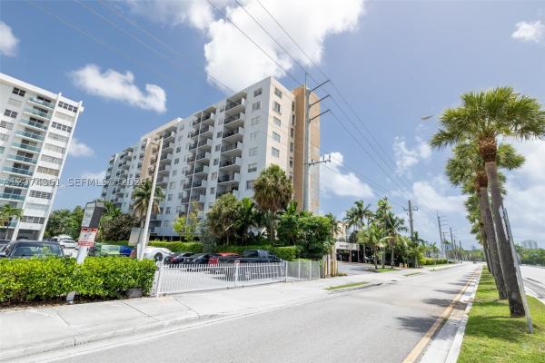 Island Shores, 2903 N Miami Beach Blvd #1003, North Miami Beach, Florida 33160, image 3