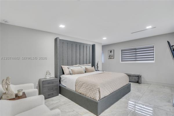 Edgewater Estates, 2225 NE 16th Ave, Wilton Manors, Florida 33305, image 2