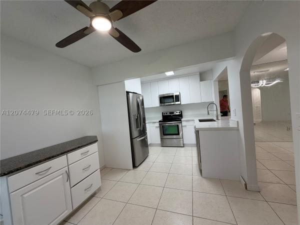 423 NE 210th Cir Ter #104-25, Unincorporated Dade County, Florida 33179, image 2