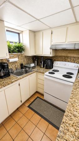 Las Vistas At Doral, 8290 Lake Dr #426, Doral, Florida 33166, image 1