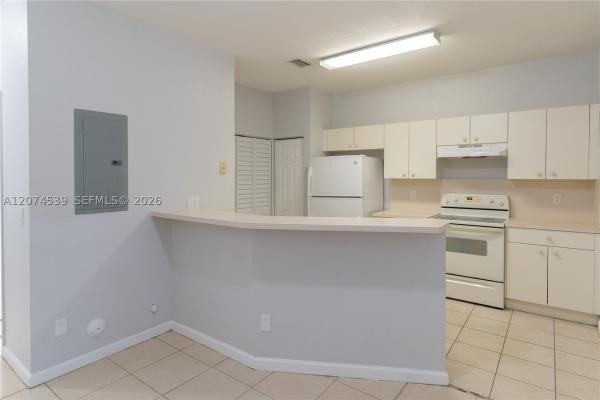 Santa Catalina Townhomes, 806 N Santa Catalina Cir, North Lauderdale, Florida 33068, image 2