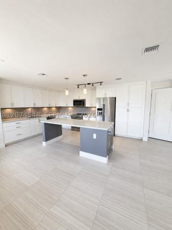 100 Las Olas, 215 N New River Dr E #310, Fort Lauderdale, Florida 33301, image 2