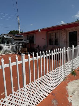 3010 NW 32nd St, Unincorporated Dade County, Florida 33142, image 1