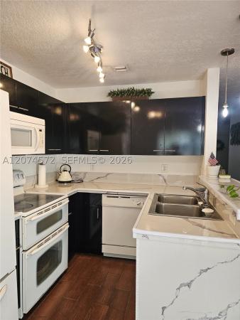 Washington Court Villas, 126 Hidden Court Rd #27-D, Hollywood, Florida 33023, image 1