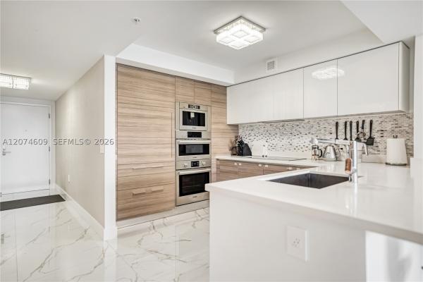 Parque Towers, 330 Sunny Isles Blvd #5-906, Sunny Isles Beach, Florida 33160, image 2