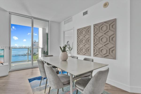 Met 1, 300 S Biscayne Blvd #T-2508, Miami, Florida 33131, image 2