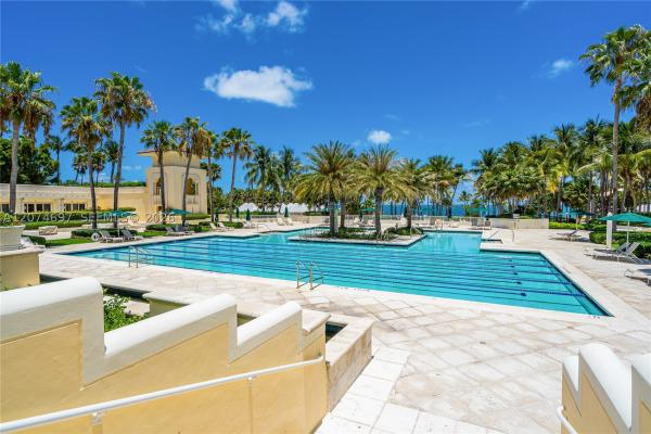Lake Villa, 737 Crandon Blvd #PH-1, Key Biscayne, Florida 33149, image 2