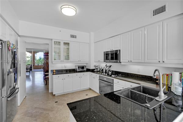 Lake Villa, 737 Crandon Blvd #PH-1, Key Biscayne, Florida 33149, image 2