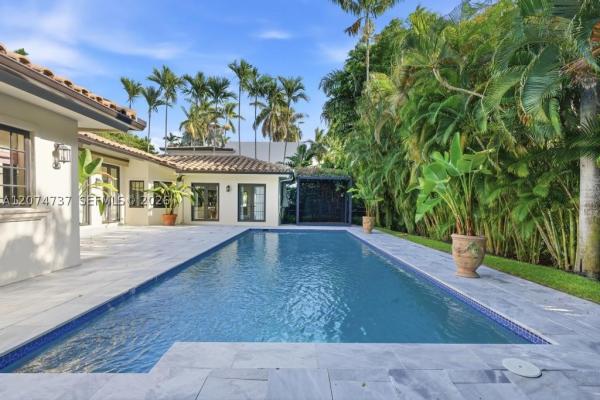 Sunset Islands, 2532 NW Lake Ave, Miami Beach, Florida 33140, image 2