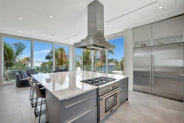 Hollywood Central Beach, 305 Oak St, Hollywood, Florida 33019, image 2