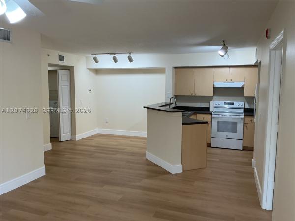 Emerald Isle At Laguna Lakes, 4200 San Marino Blvd #107, West Palm Beach, Florida 33409, image 3