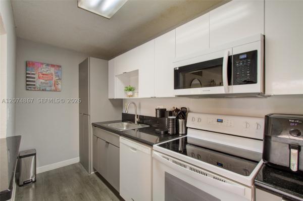 Doral Gardens, 4610 NW 79th Ave #2D, Doral, Florida 33166, image 3