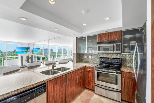 South Pointe Towers, 400 S Pointe Dr #505, Miami Beach, Florida 33139, image 2