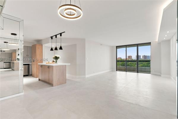 Mystic Pointe Tower 500, 3530 Mystic Pointe Dr #808, Aventura, Florida 33180, image 3