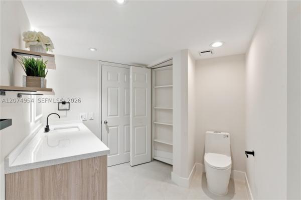 Mystic Pointe Tower 500, 3530 Mystic Pointe Dr #808, Aventura, Florida 33180, image 1