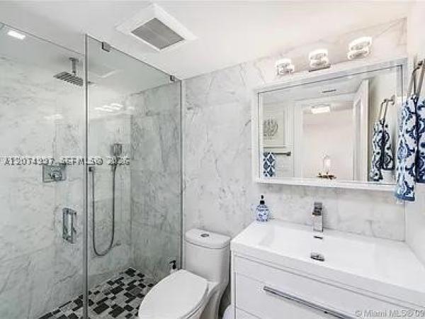 Oceanfront Plaza, 2625 Collins Ave #212, Miami Beach, Florida 33140, image 3