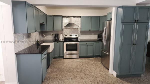 Hillsboro Heights, 482 NE 8th Ave, Deerfield Beach, Florida 33441, image 1
