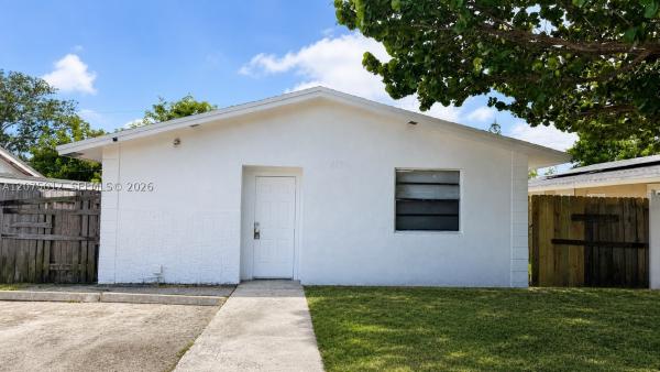 Collier City, 2250 NW 4th Ct, Pompano Beach, Florida 33069, image 2