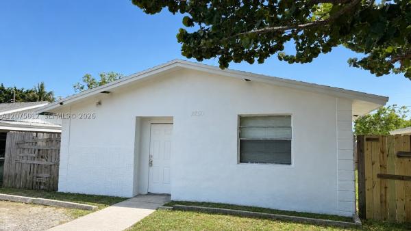 Collier City, 2250 NW 4th Ct, Pompano Beach, Florida 33069, image 1