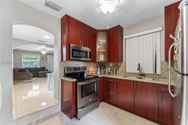 Linwood Gardens, 6416 Franklin St, Hollywood, Florida 33024, image 2